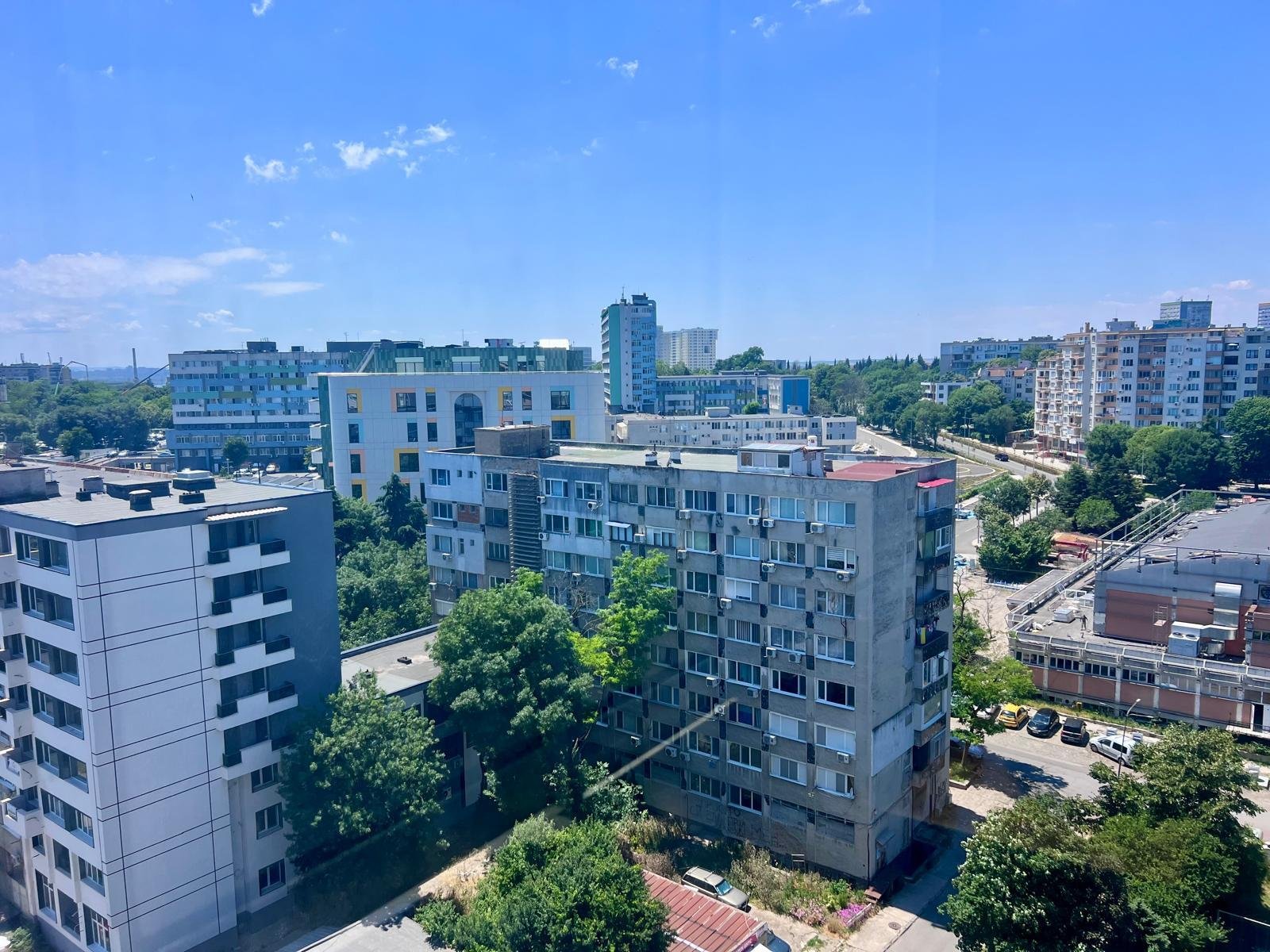 2-room apartment with an additional kitchen in the Zornitsa area, Burgas, Bulgaria