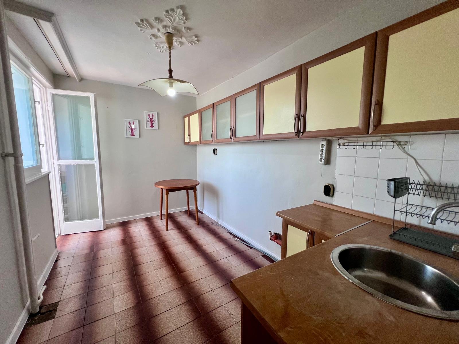 2-room apartment with an additional kitchen in the Zornitsa area, Burgas, Bulgaria