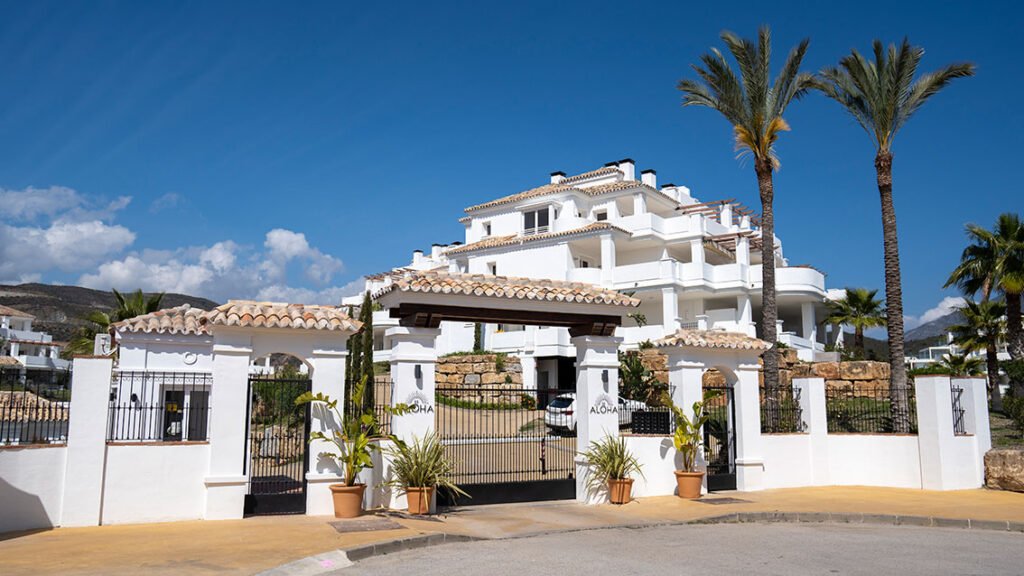 Luxury apartment by the beach and golf, Marbella