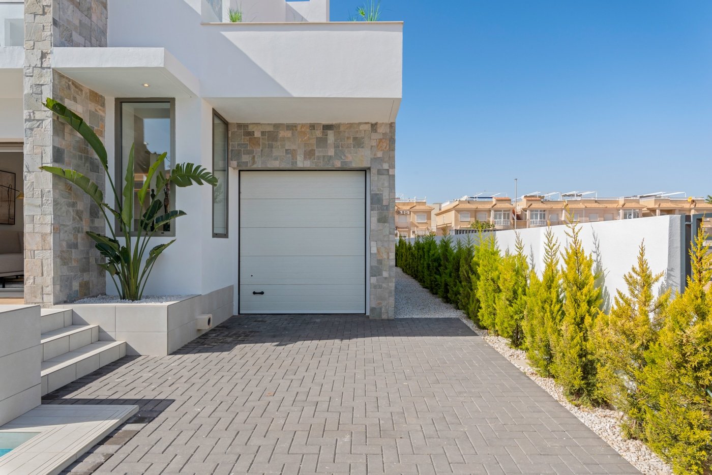 Modern cottage with pool by the sea, Los Alcázares