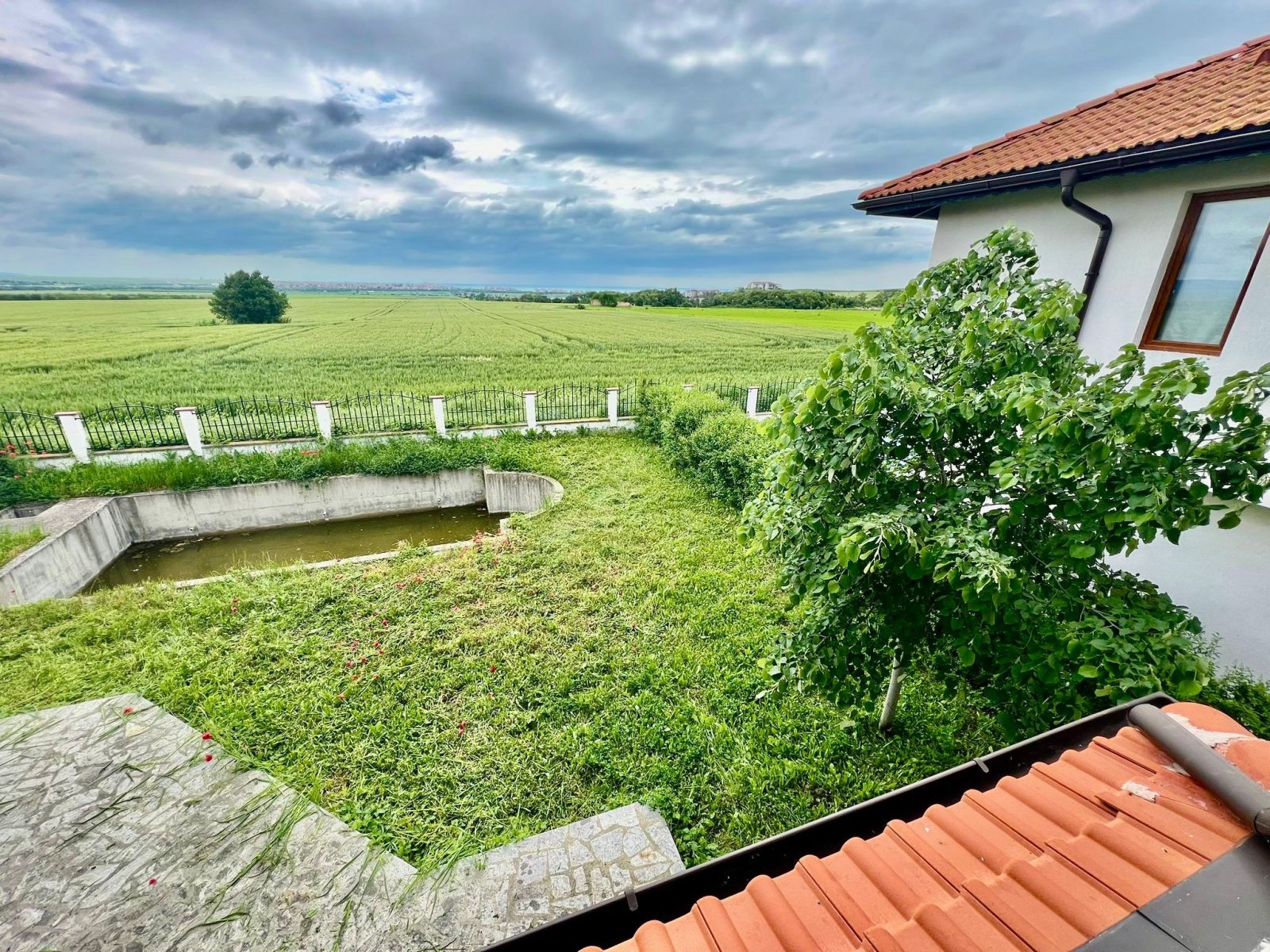 4-room house in the Floral Meadows residential community, Aheloy, Bulgaria