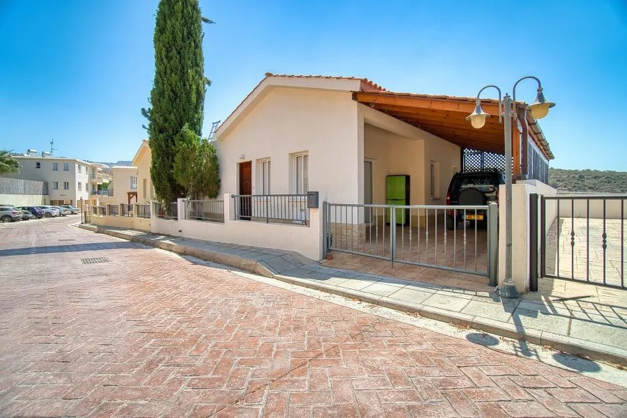 Pegia: Detached Villa in Pegia, Paphos 