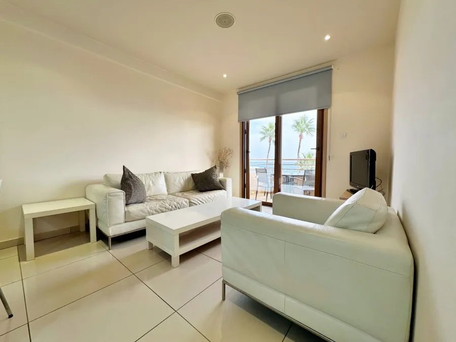 Apartment in Larnaka - Finikoudes, Larnaka