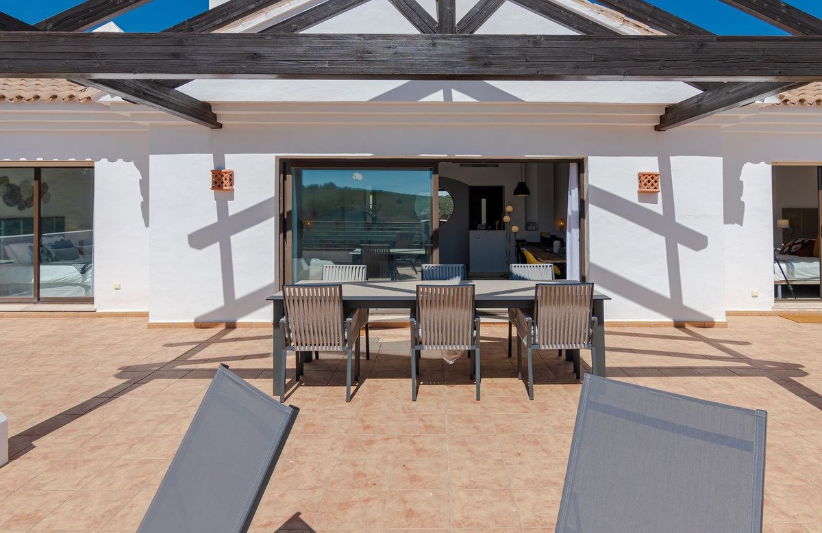 Exclusive offer - luxury penthouse with sea views in Casares Playa, Costa del Sol