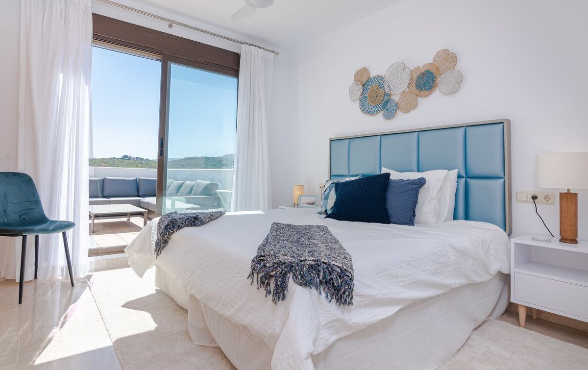 Exclusive offer - luxury penthouse with sea views in Casares Playa, Costa del Sol