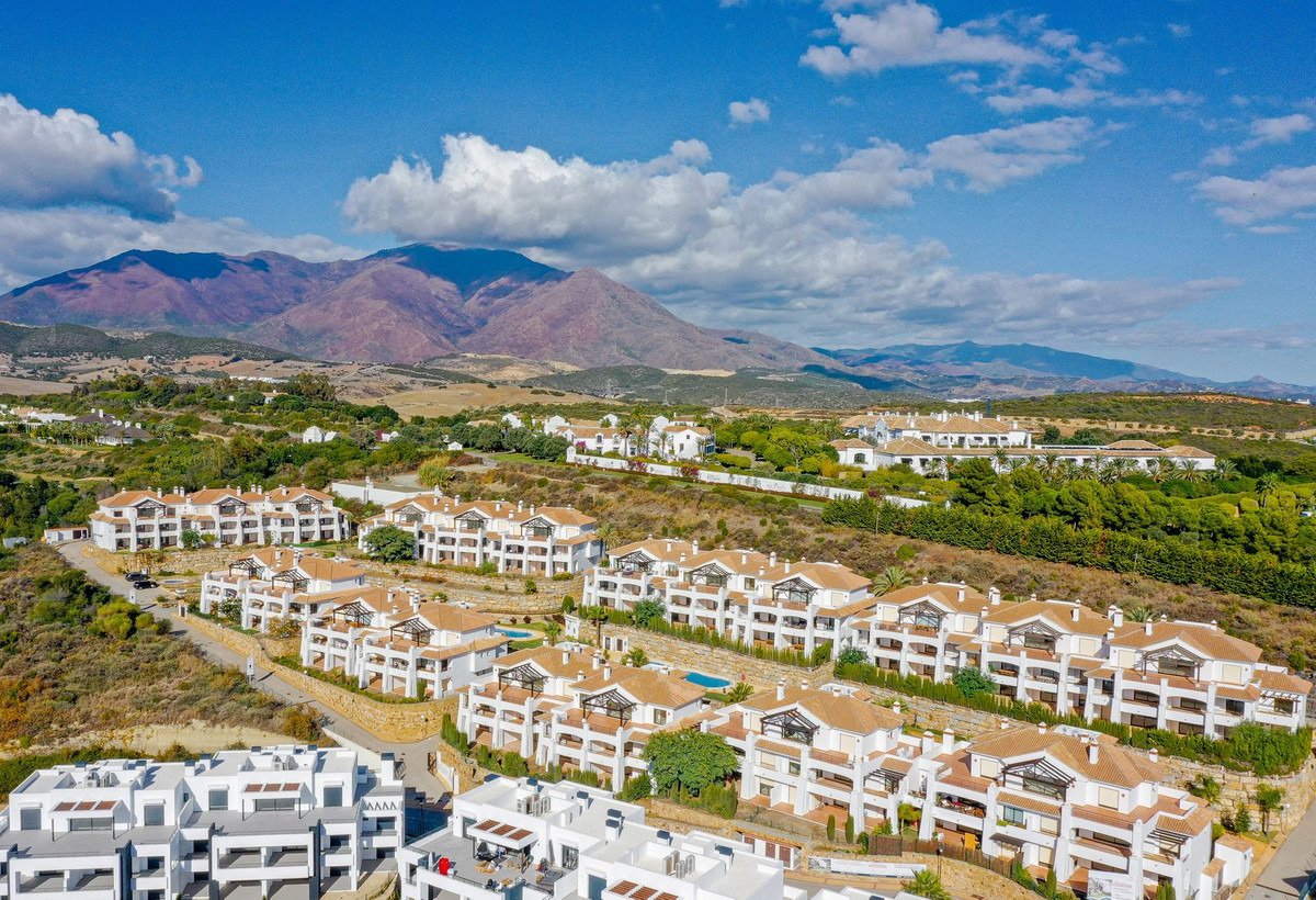Exclusive offer - luxury penthouse with sea views in Casares Playa, Costa del Sol