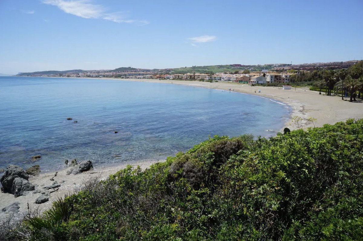 Exclusive offer - luxury penthouse with sea views in Casares Playa, Costa del Sol