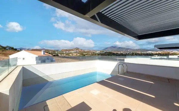 Modern penthouse with views, private pool and rental license – New Golden Mile, Estepona