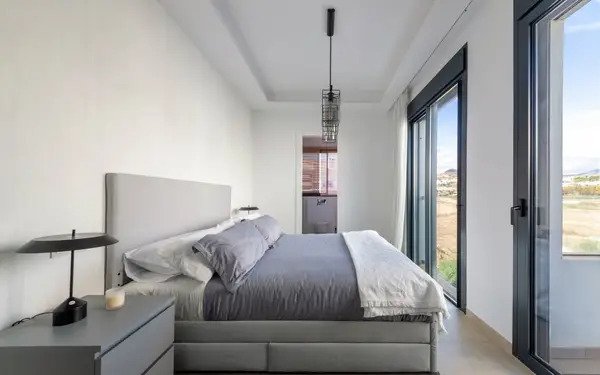 Modern penthouse with views, private pool and rental license – New Golden Mile, Estepona