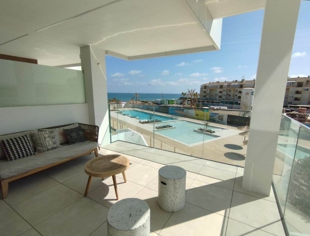 Zweistöckiges Penthouse direkt am Strand in LEstanyo Denia – außergewöhnliche Aussicht, bezugsfertig