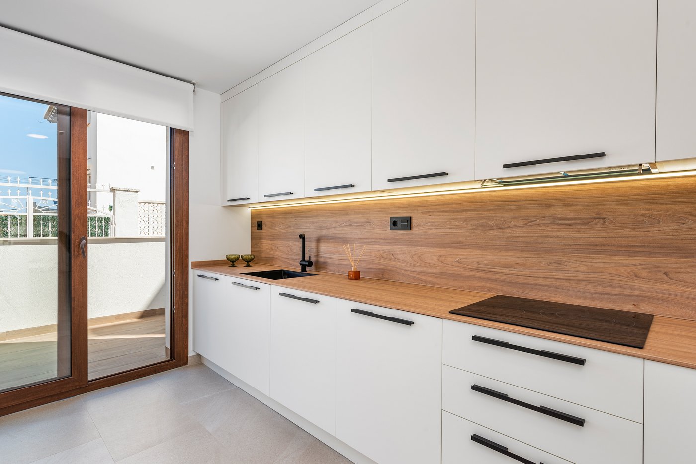 Moderner Bungalow, 3,5 km vom Meer entfernt, mit Pool und Garten, Torrevieja