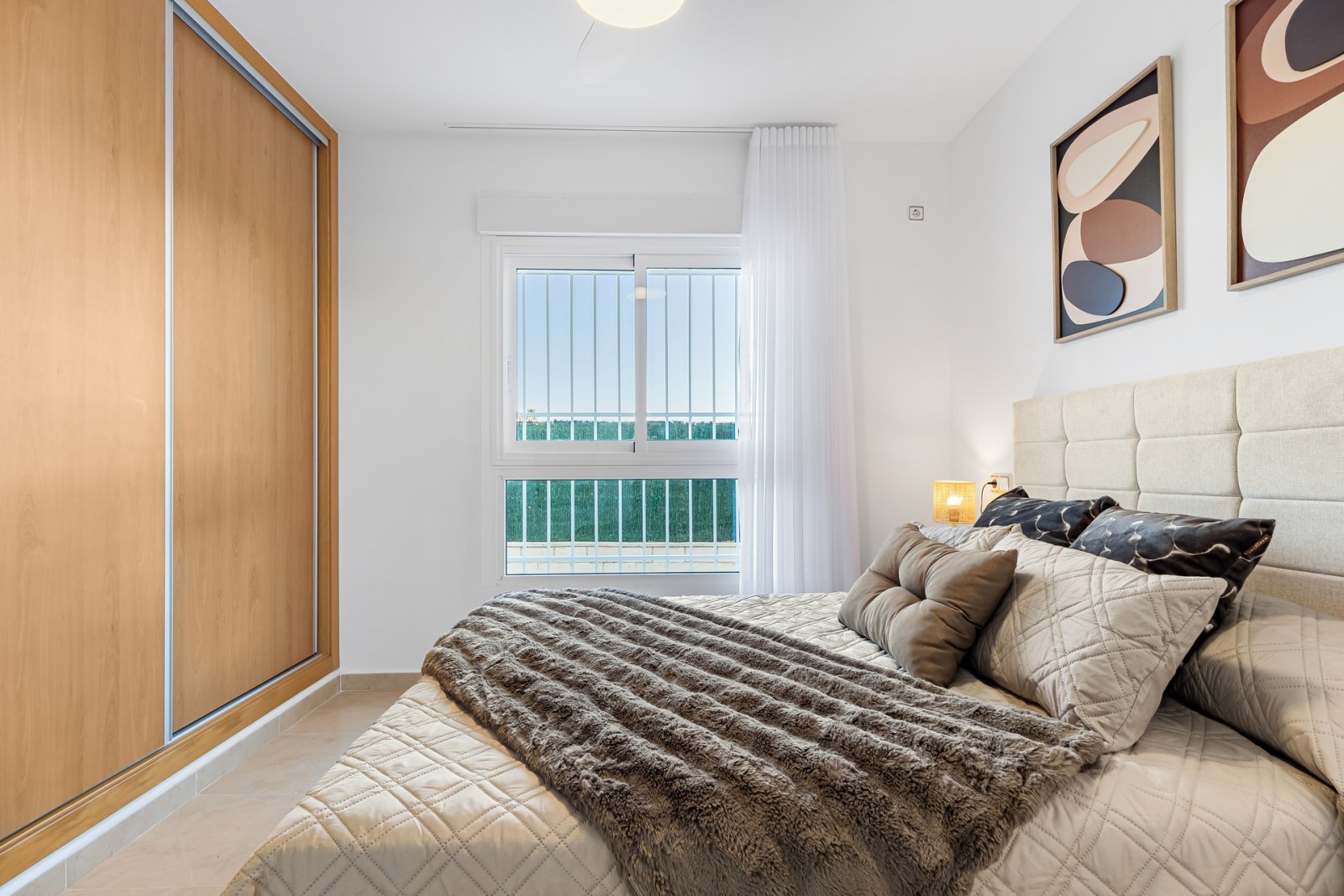 Modern apartments 2 km from the sea, with pool and garden, Orihuela