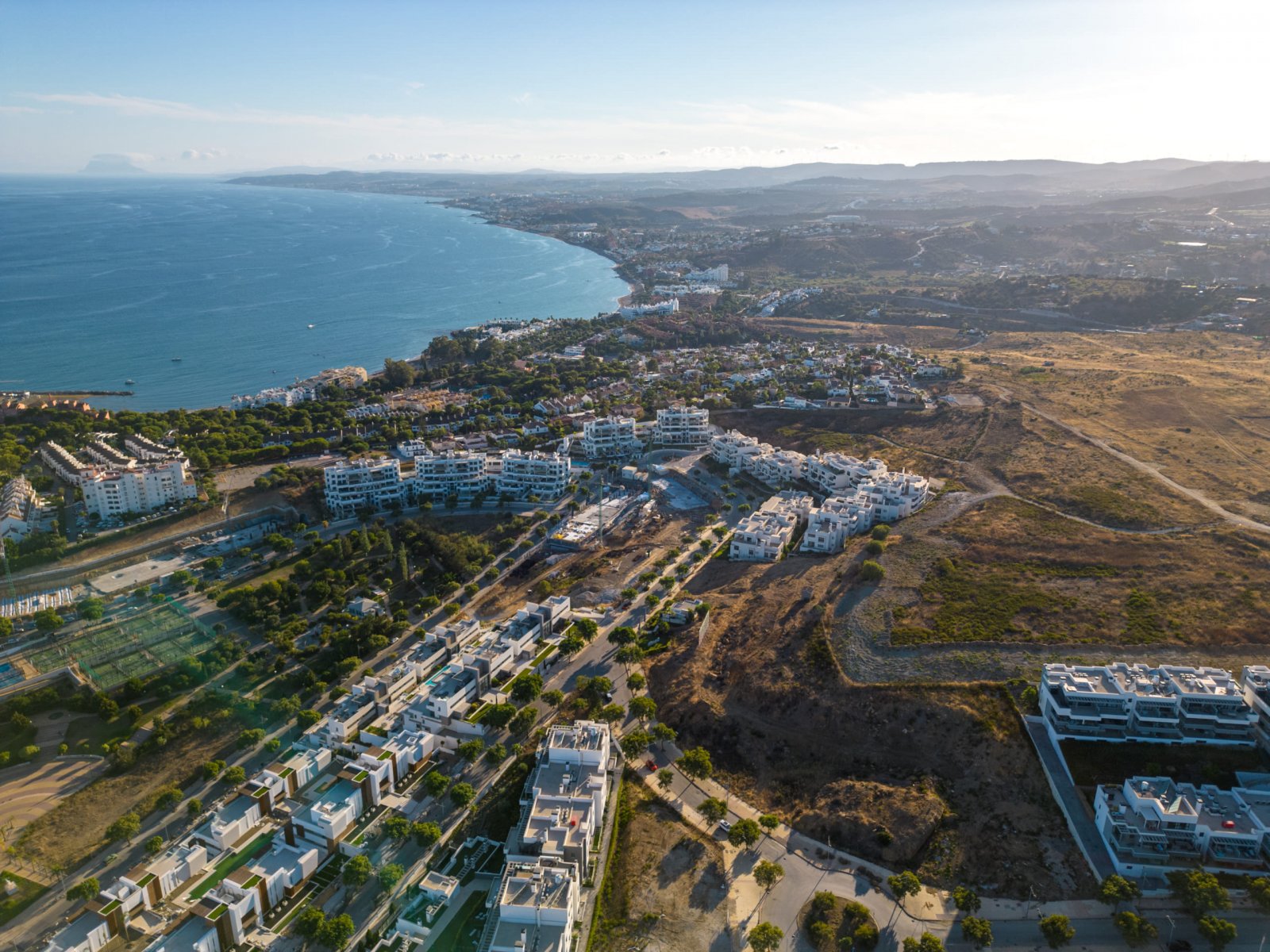 Exclusive apartments, 1 km from the sea with pool and terrace, Estepona