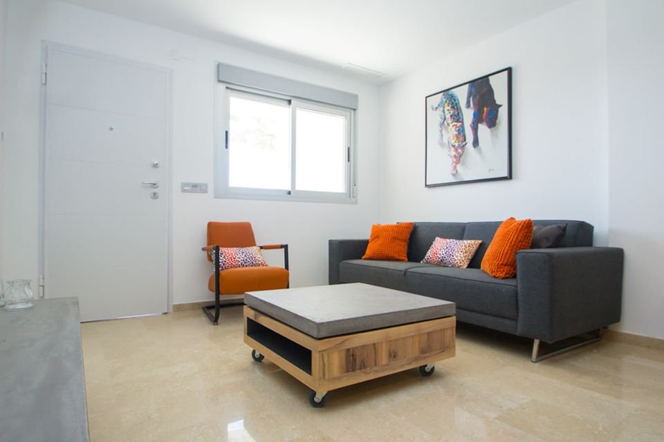 Fully furnished apartments, with terrace and communal pool, Las Filipinas