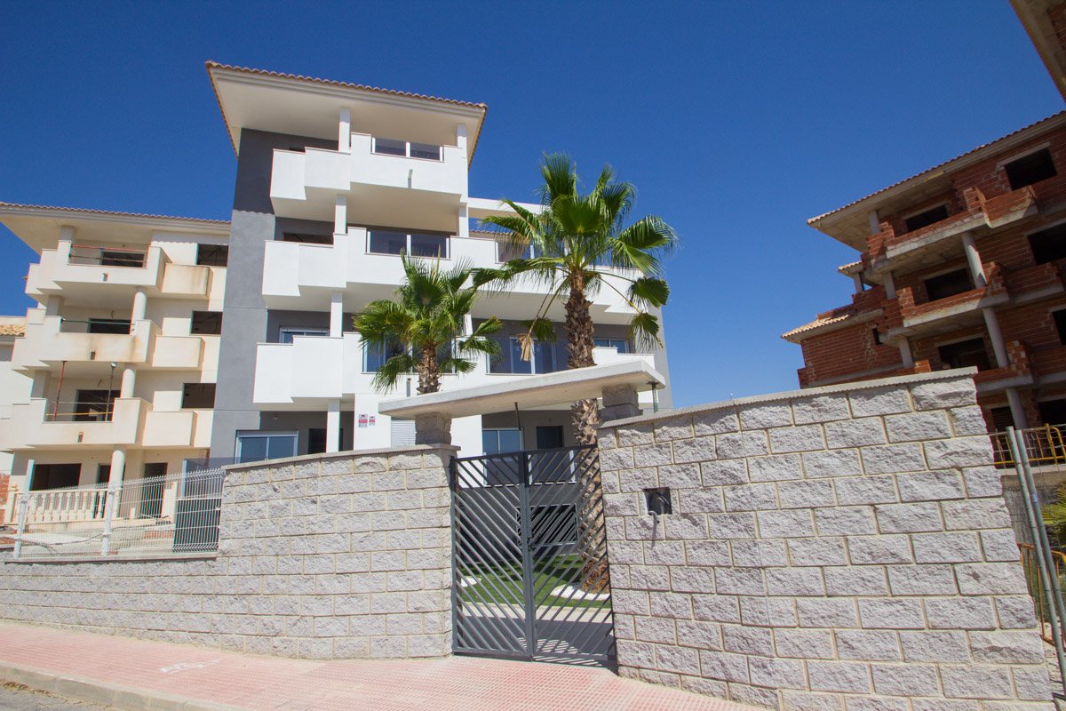 Fully furnished apartments, with terrace and communal pool, Las Filipinas