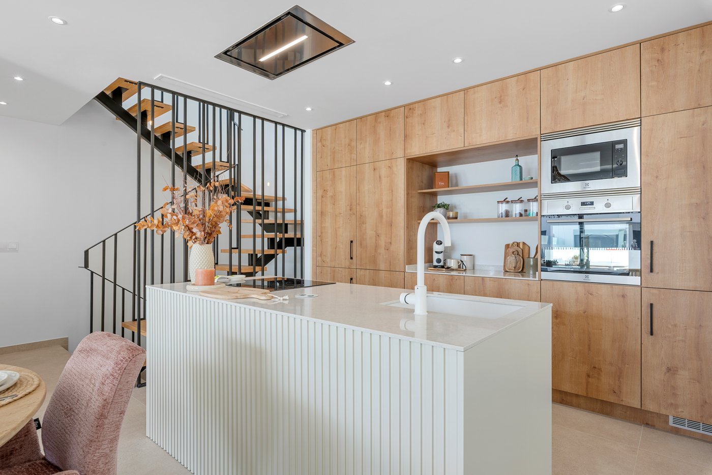 Luxury townhouses, private pool and garden near the airport, Dolores