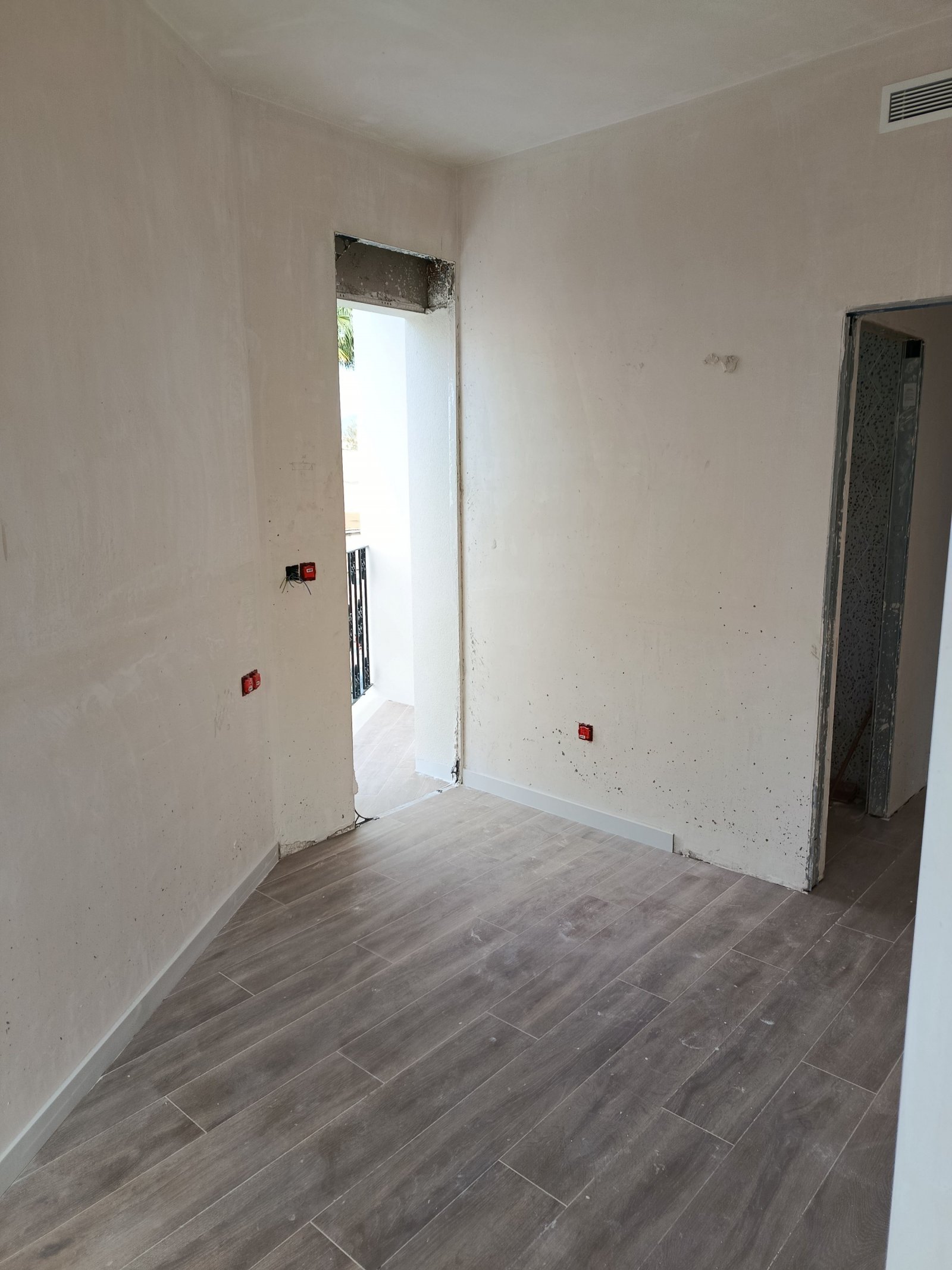 Moderne Wohnung mit Terrasse und gemeinschaftlichem Solarium, ruhige Wohngegend, Bigastro
