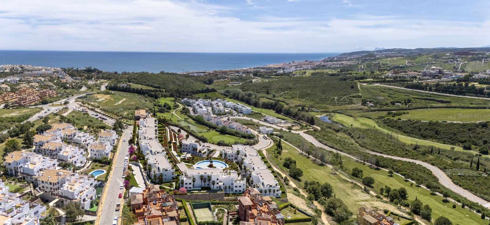 Moderne Apartments im Erdgeschoss mit Meerblick und 100 m vom Golfplatz entfernt, Casares