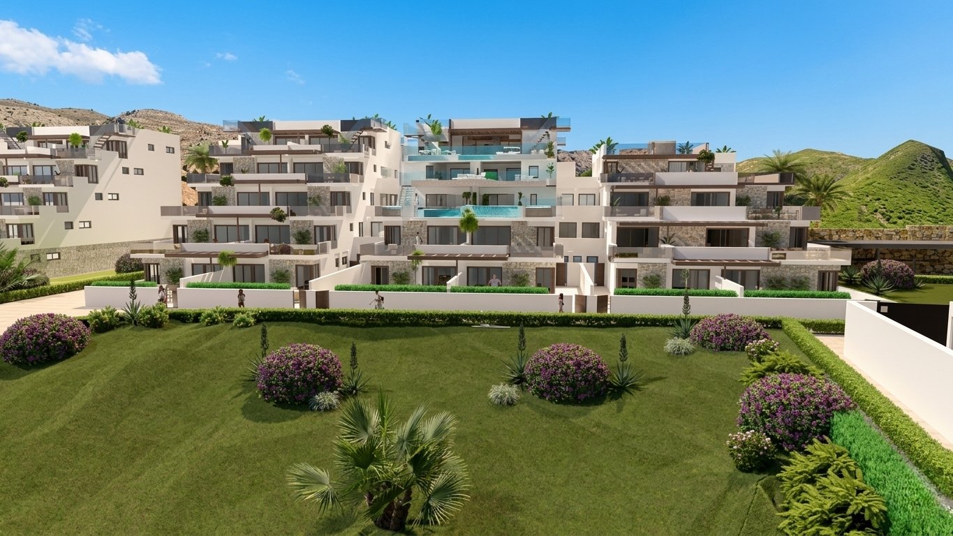 Luxury penthouse with 3 bedrooms, solarium and pool 700 m from the sea, Vera, Spain