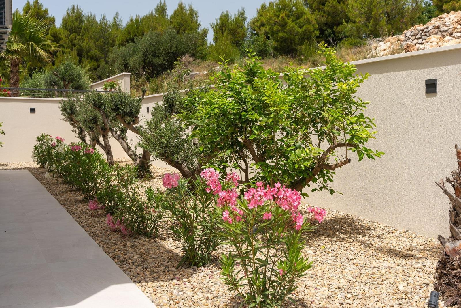 Charming villa with wellness area and sea view Podstrana