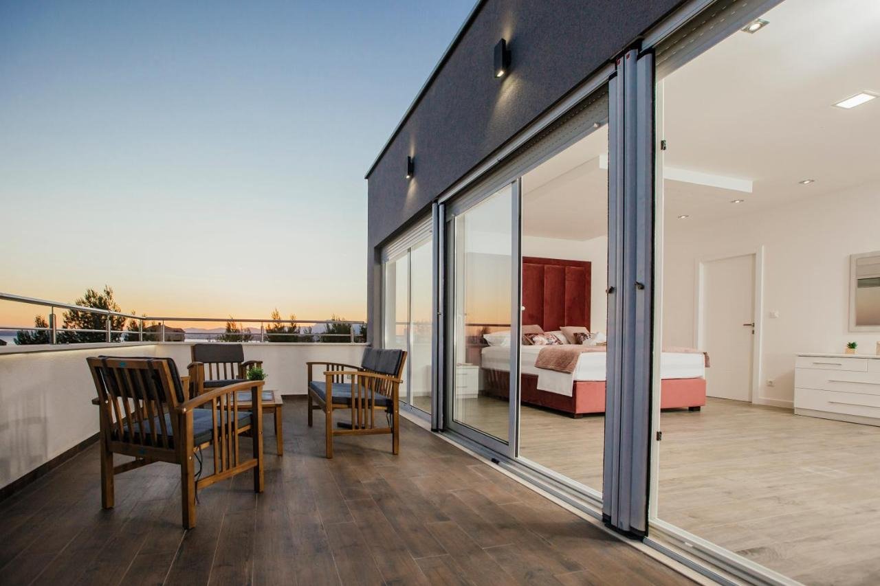 Elegant villa with panoramic sea views and private pool in Podstrana