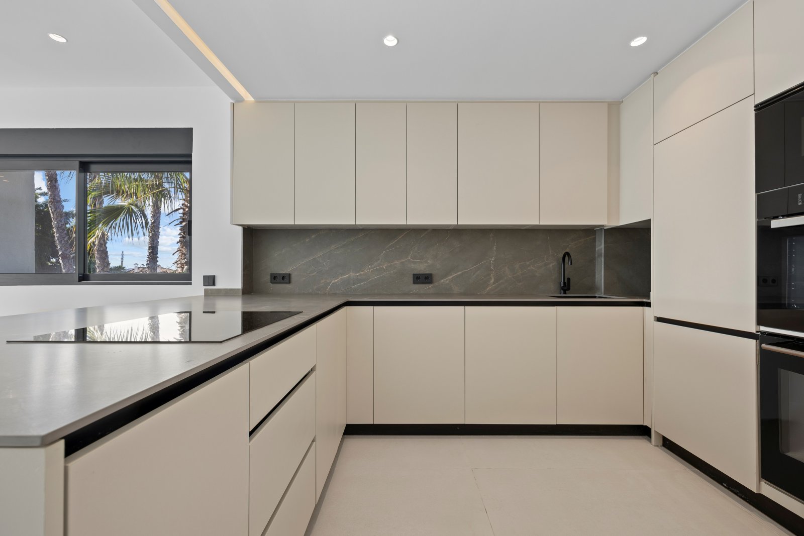 Exklusive Apartments am Golfplatz und am Meer, El Paraíso, Estepona