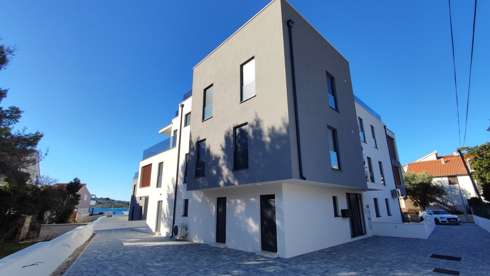 Luxury duplex apartment with roof terrace just 100 m from the sea in Vodice, Srima
