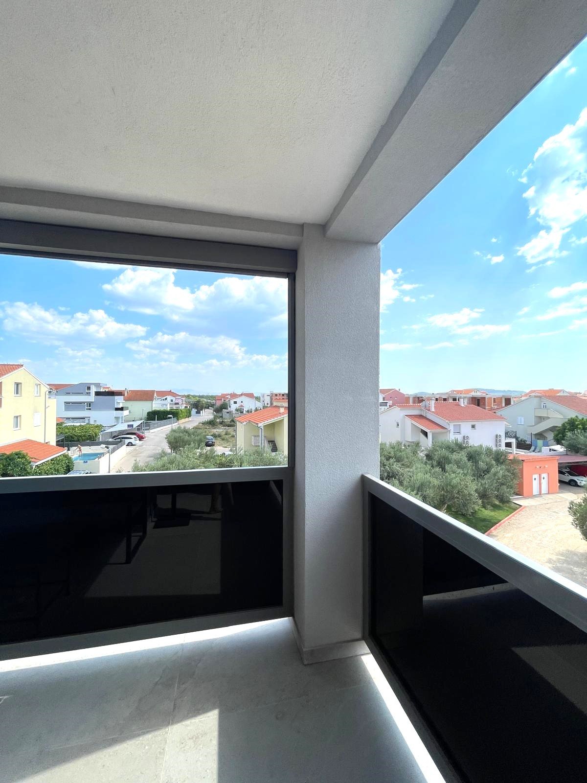 Luxury furnished four bedroom apartment with terrace, 700 meters from the beach in Vodice