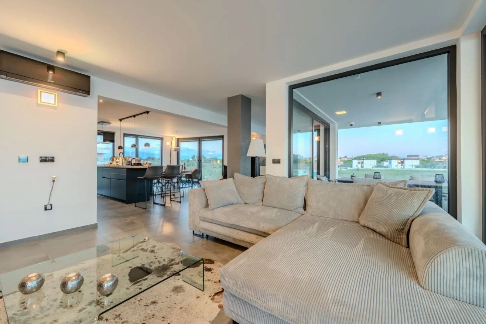 Luxury penthouse on the first line by the sea with panoramic views, Privlaka, Croatia