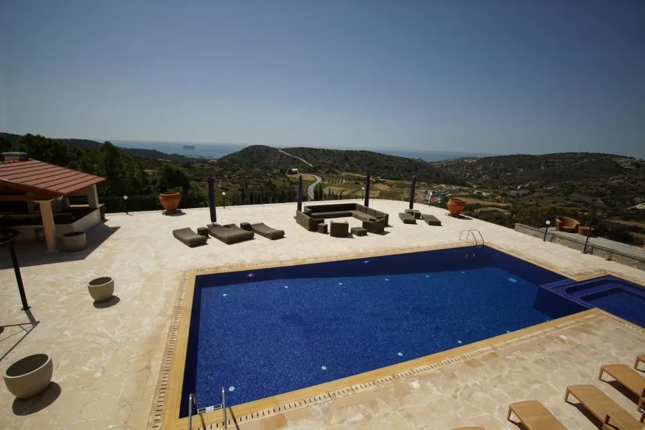 Detached Villa in Parekklisia, Limassol