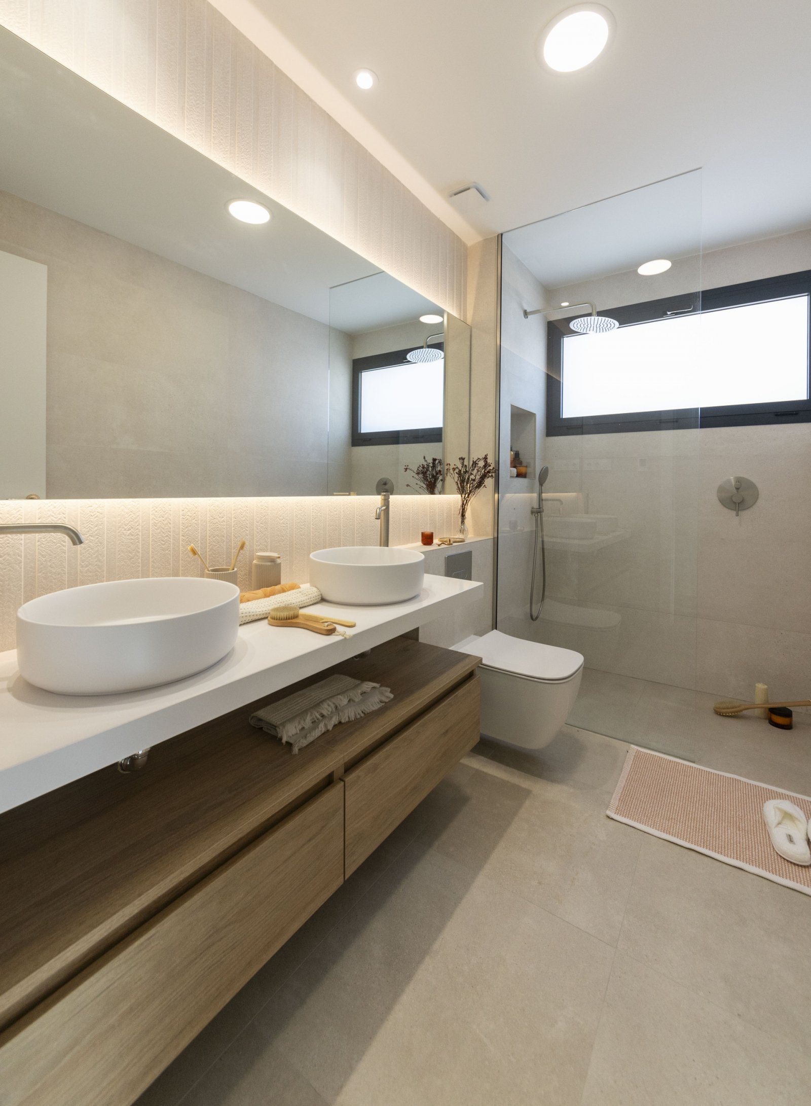 Modern house with garden and pool, near the airport, Murcia