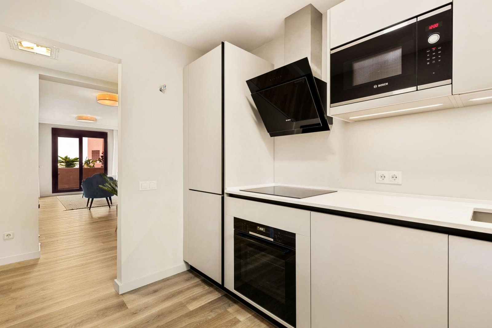 Stylish apartment with sea views, quiet Benahavís