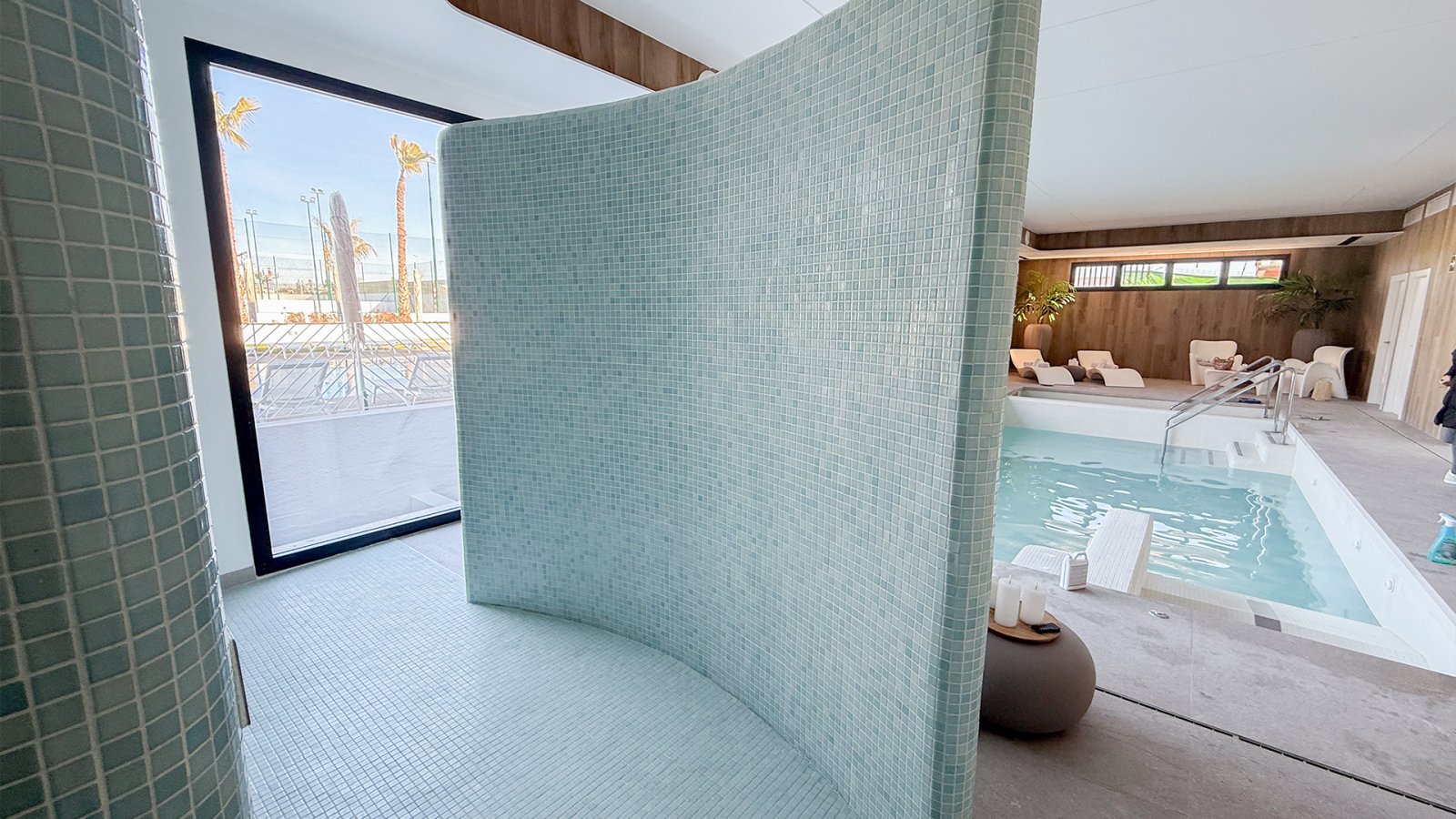 Luxury apartments by the lagoon and park, Torrevieja