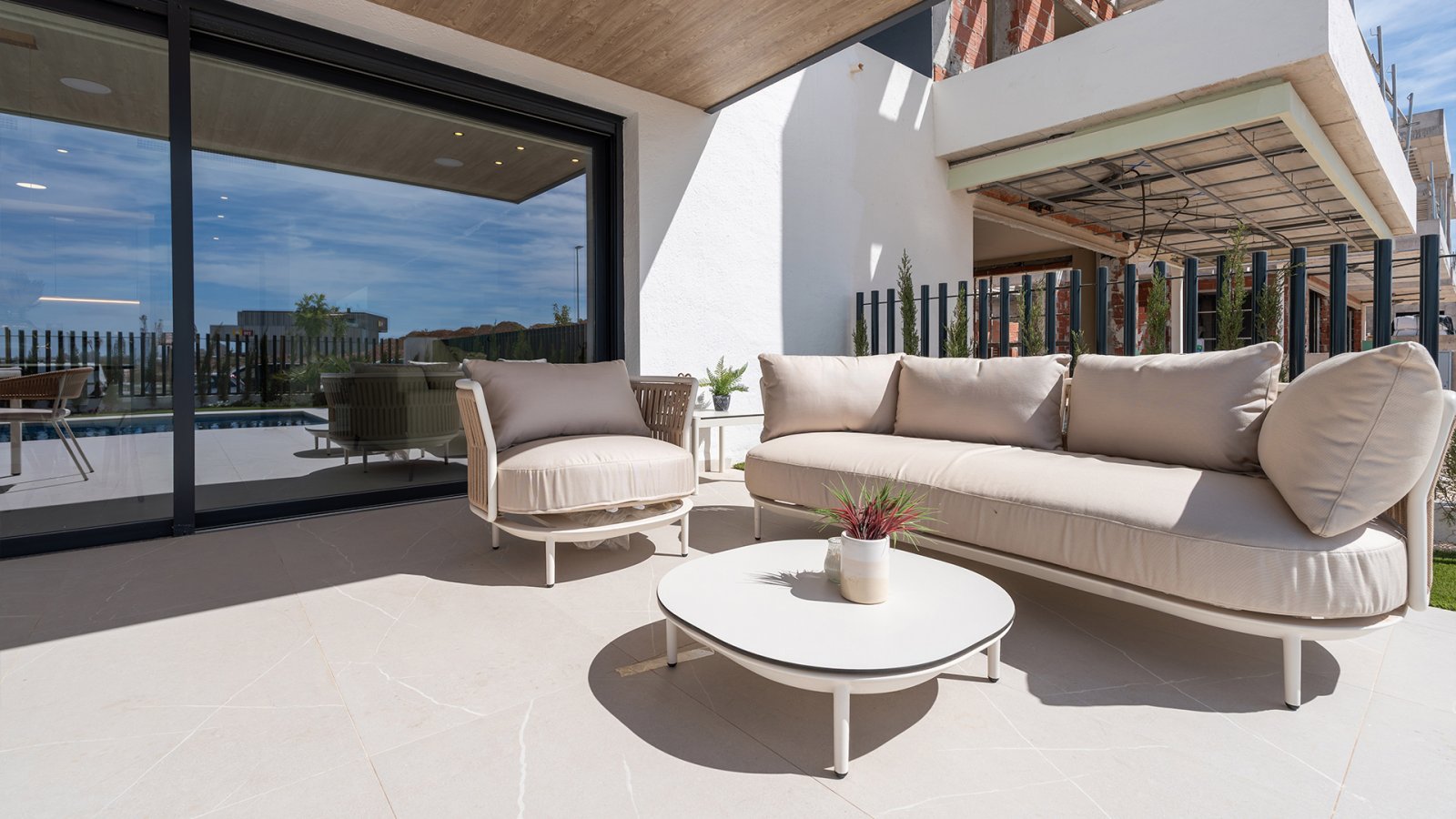 Luxury apartments by the lagoon and park, Torrevieja