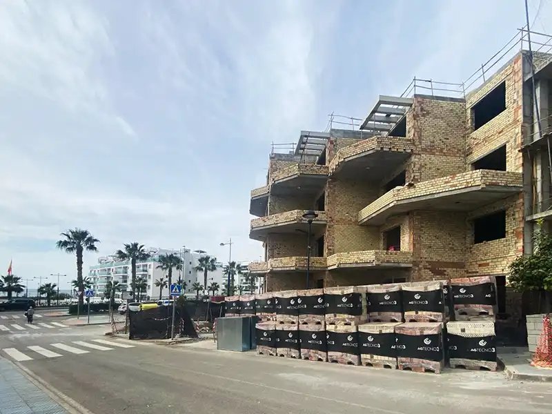 Elegant apartments by the sea, 200 m from the beach, Torrox