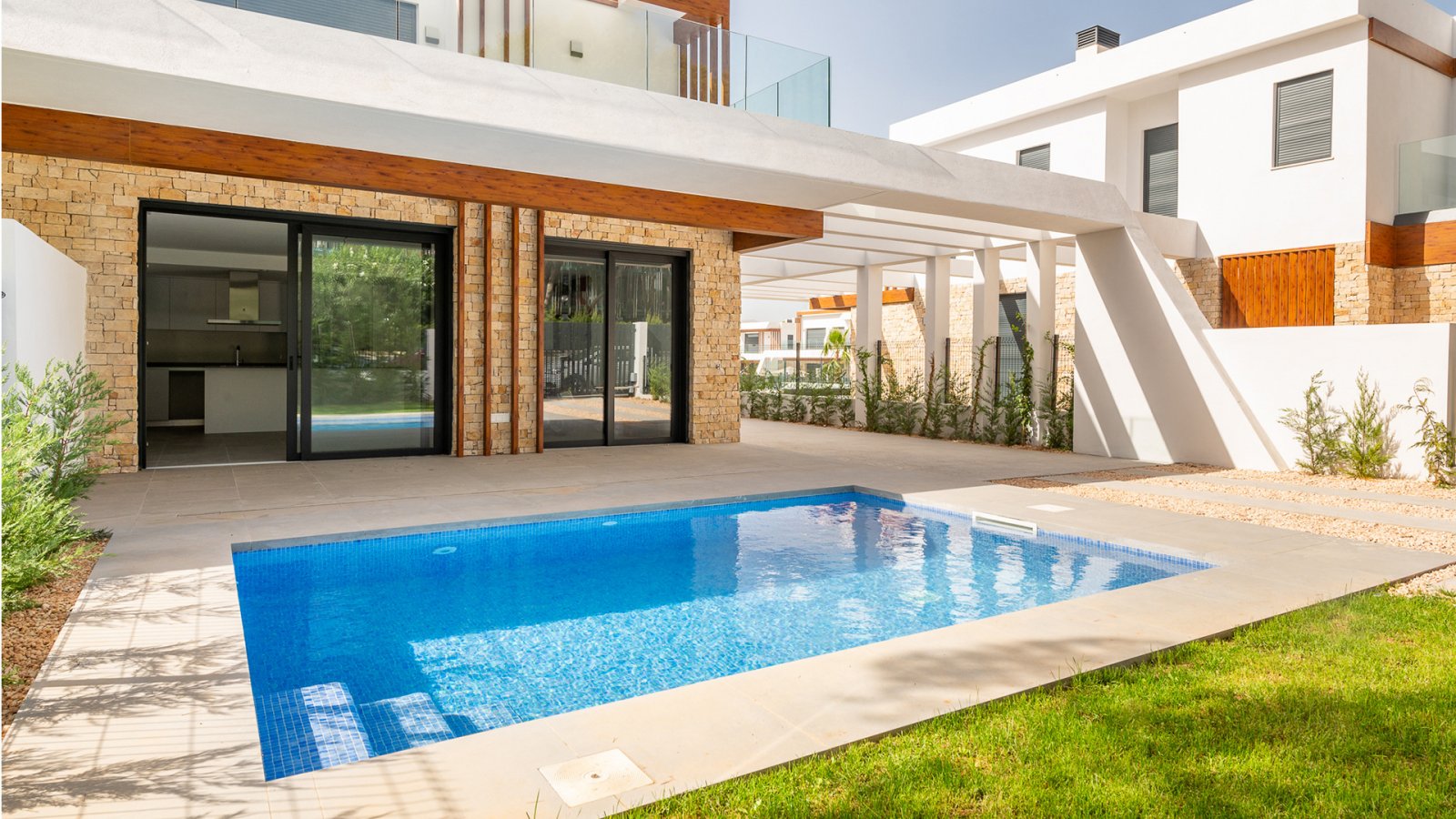 Luxury semi-detached house with private garden and roof terrace, Cala Ratjada, Mallorca, Spain