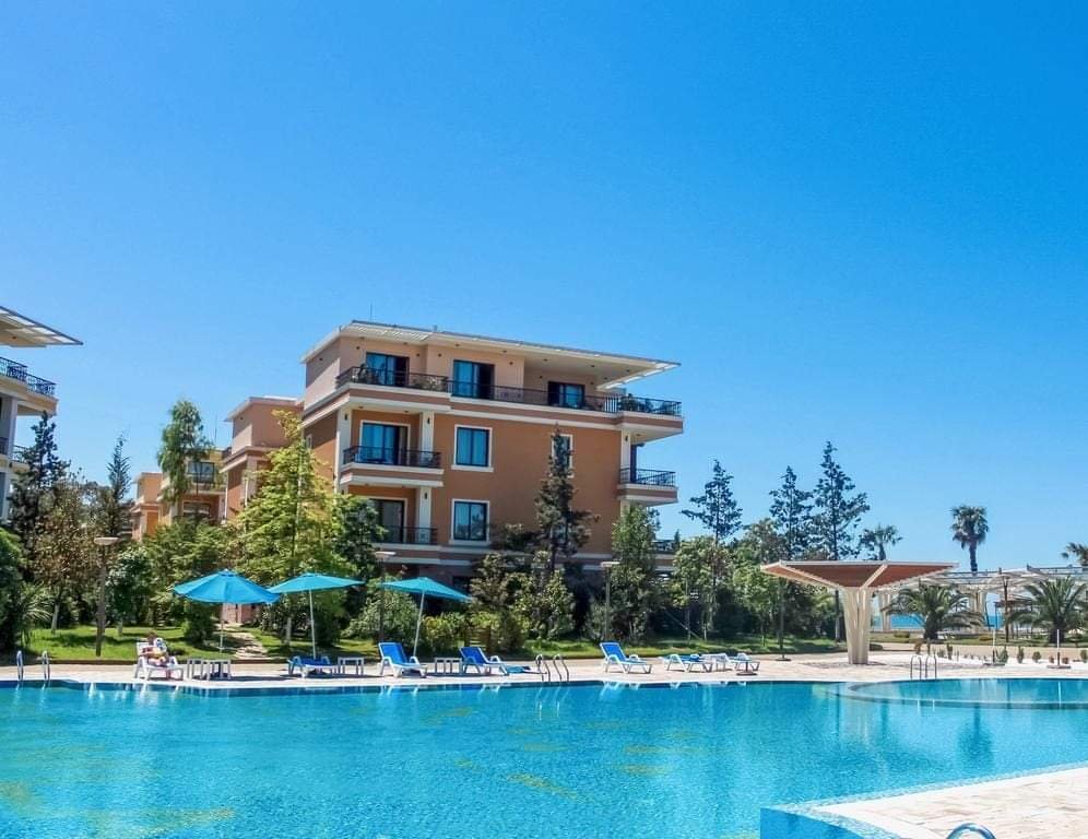 One-room apartment in one of the most impressive holiday complexes by the sea near Batumi, Georgia – fully furnished residence with access to private...