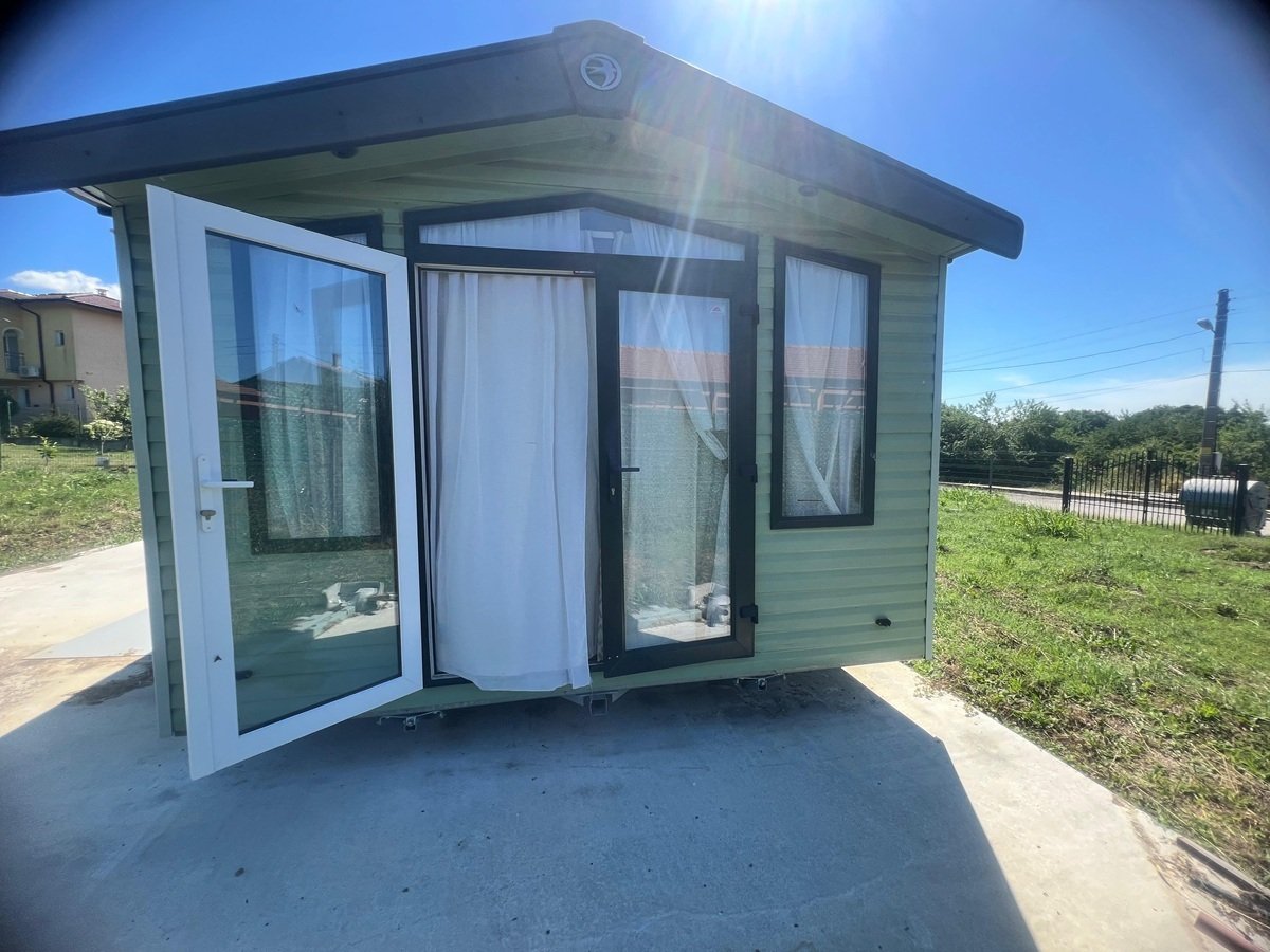 Pismenovo: Mobile house with a large property in the village of Pismenovo, Burgas region, Bulgaria Pismenovo: Mobile house with a large property in the village of Pismenovo, Burgas region, Bulgaria