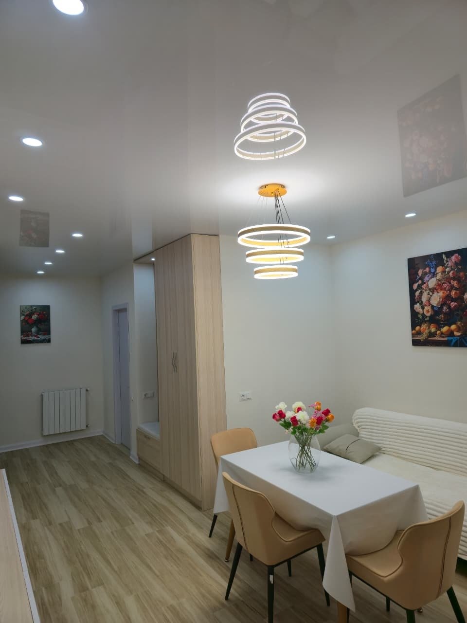 Newly renovated 2-room apartment in the White House, Batumi, Georgia – upper floor apartment with sea and mountain views