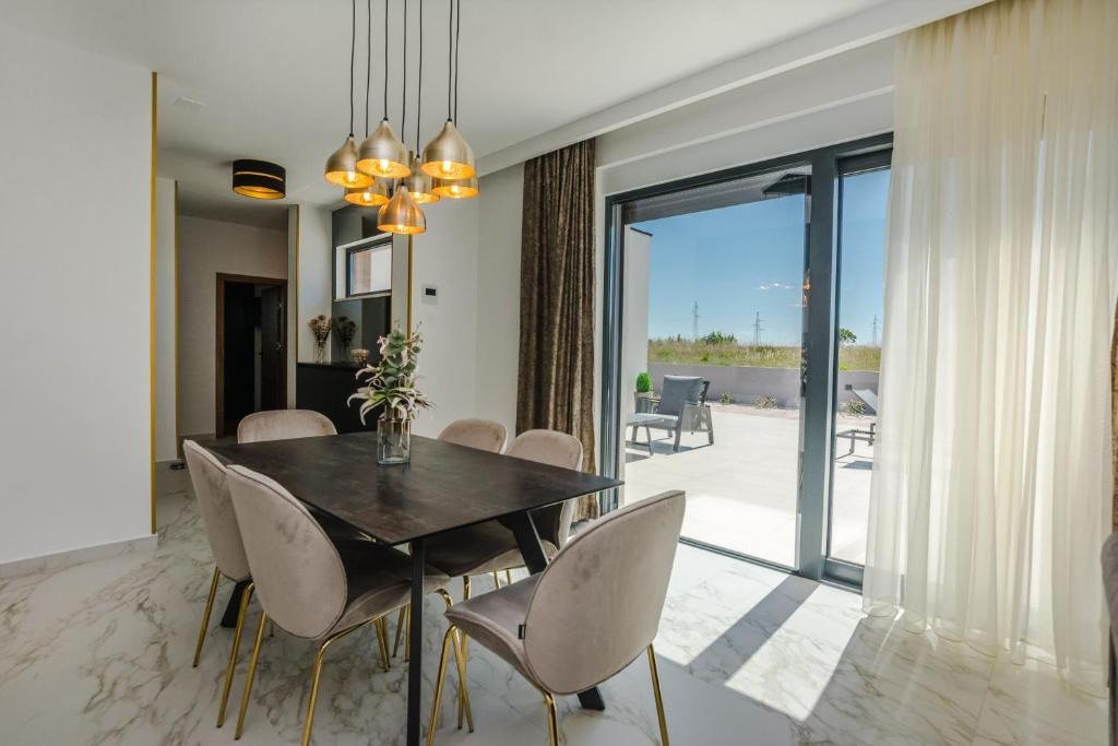 Elegant villa with private pool and established rental, Privlaka, Croatia