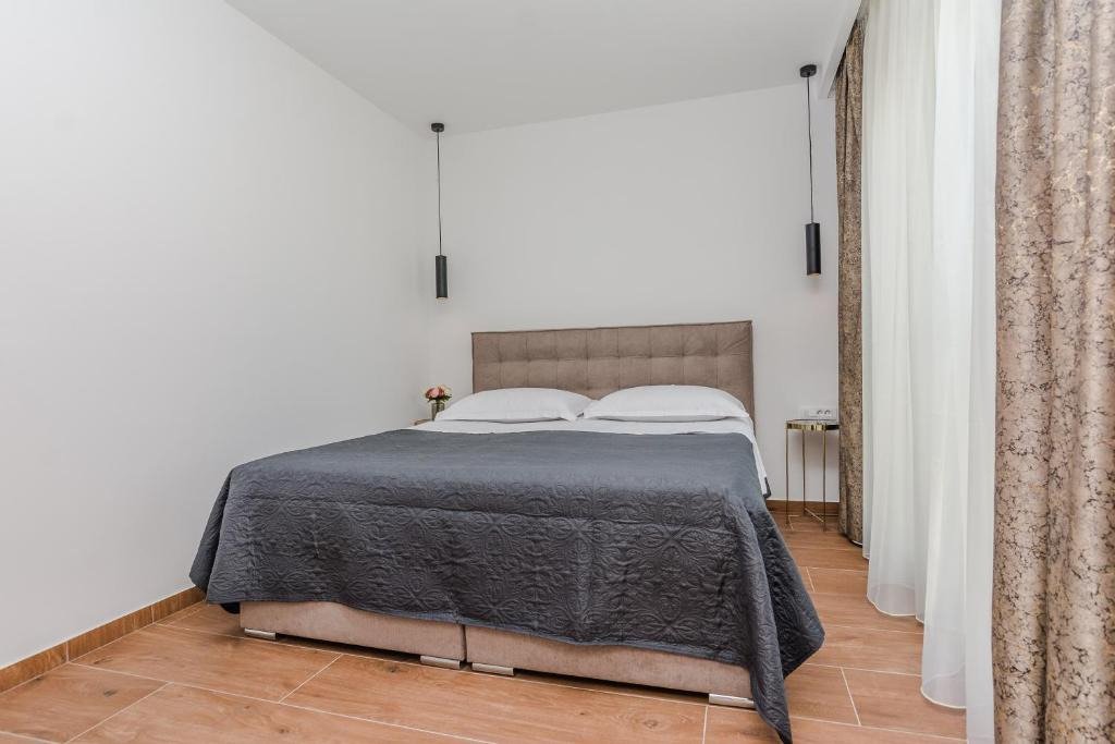 Elegant villa with private pool and established rental, Privlaka, Croatia