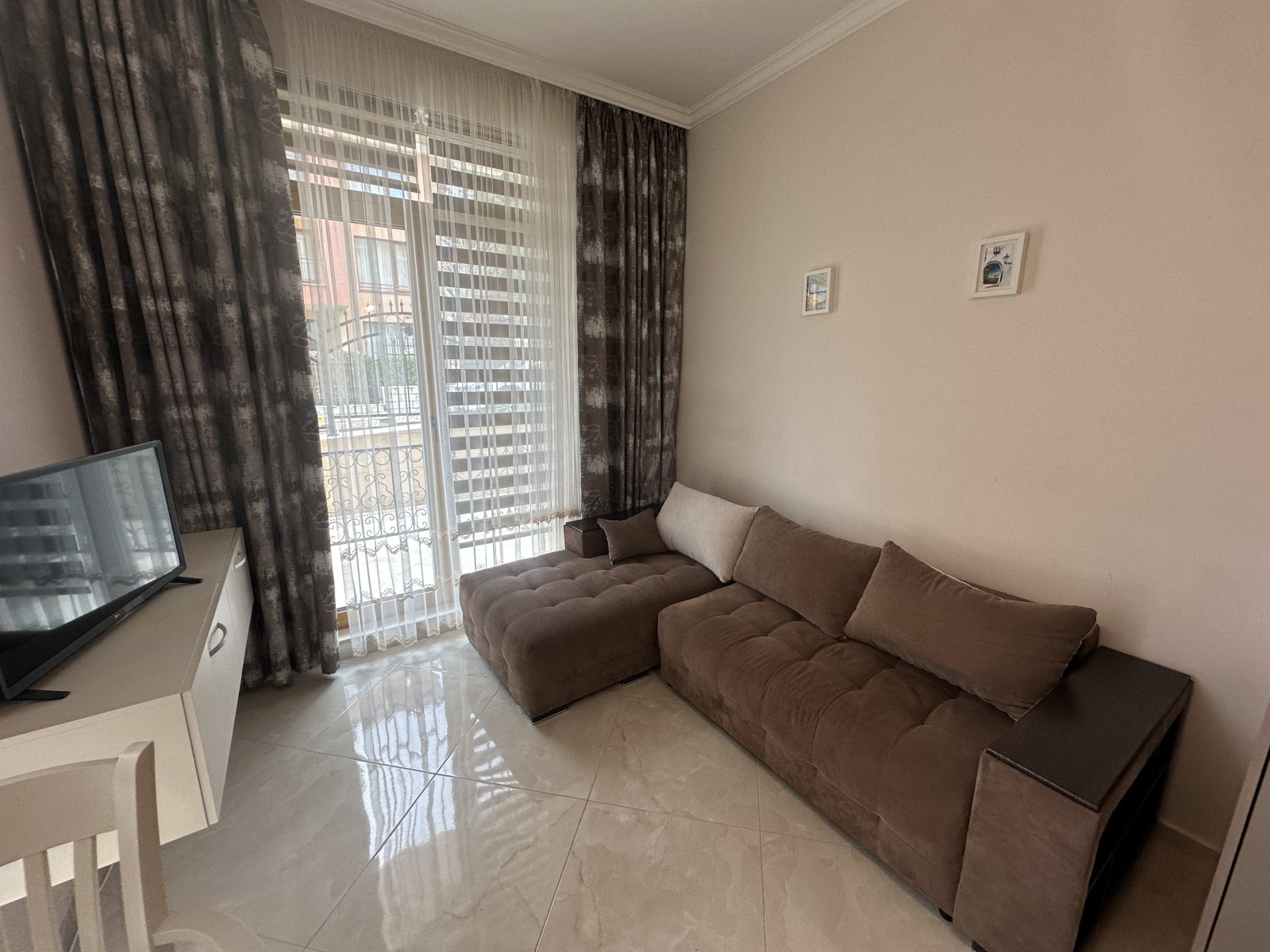 Villa Florenz – Charming 2-room apartment with pool and mountain view in Sveti Vlas