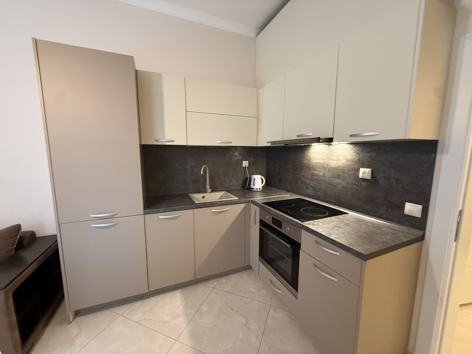 Villa Florenz – Charming 2-room apartment with pool and mountain view in Sveti Vlas