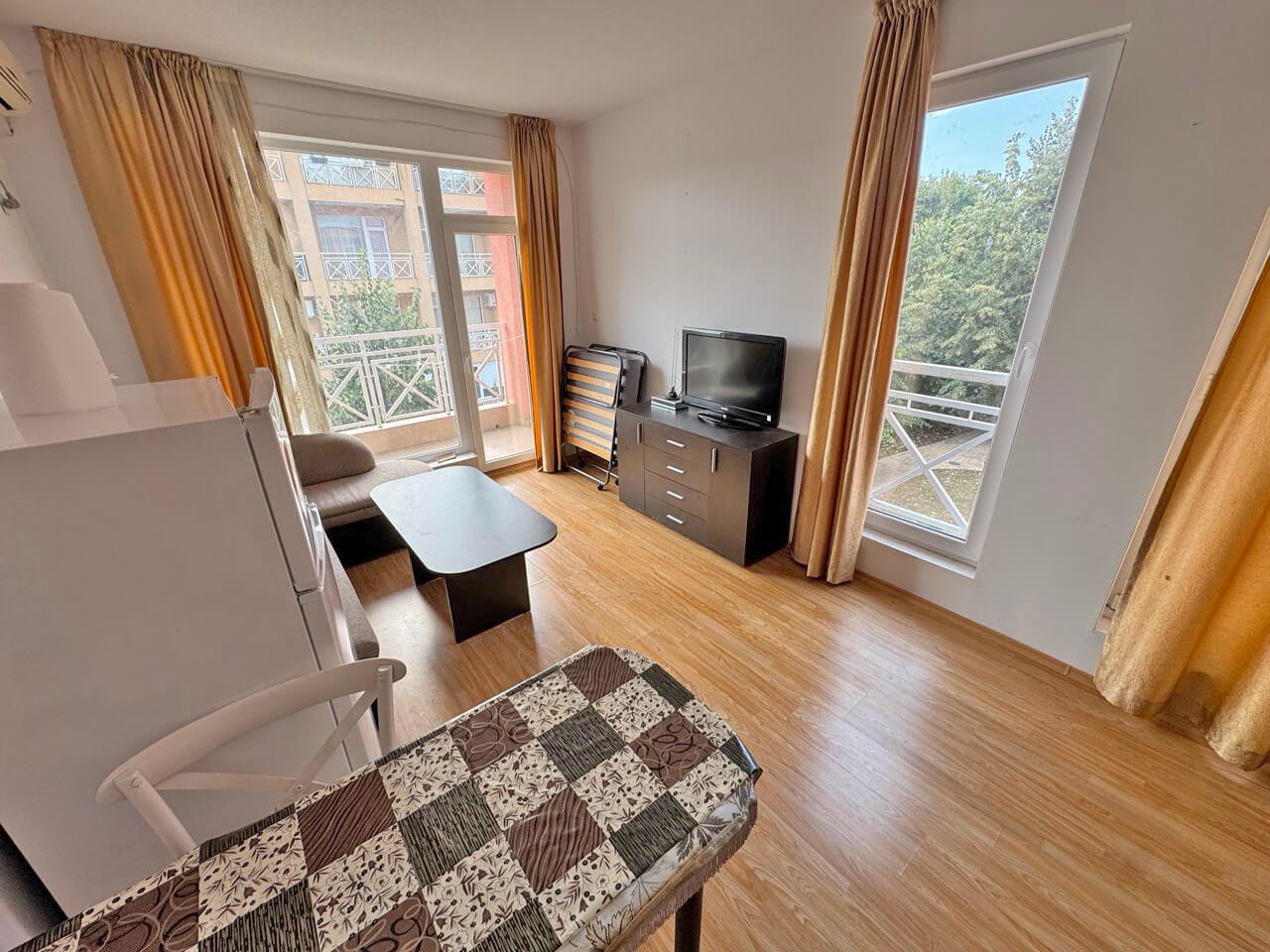 Studio in the Sunny Day 6 complex with a view of the swimming pool, Sunny Beach, Bulgaria