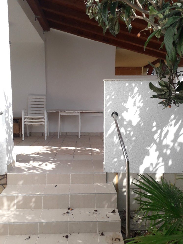 Geräumiges Haus mit zwei Apartments, 700 m vom Strand entfernt, Sabunike, Kroatien