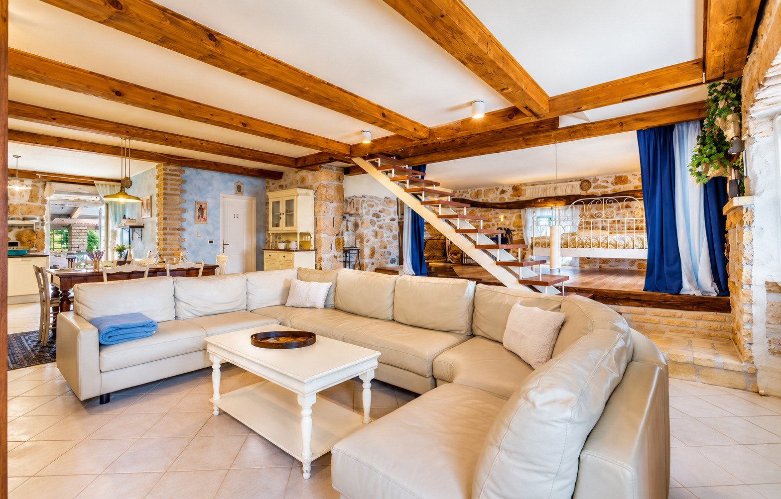 Einzigartiges Ferienhaus mit Pool und Olivenhain auf der Insel Krk in Kroatien