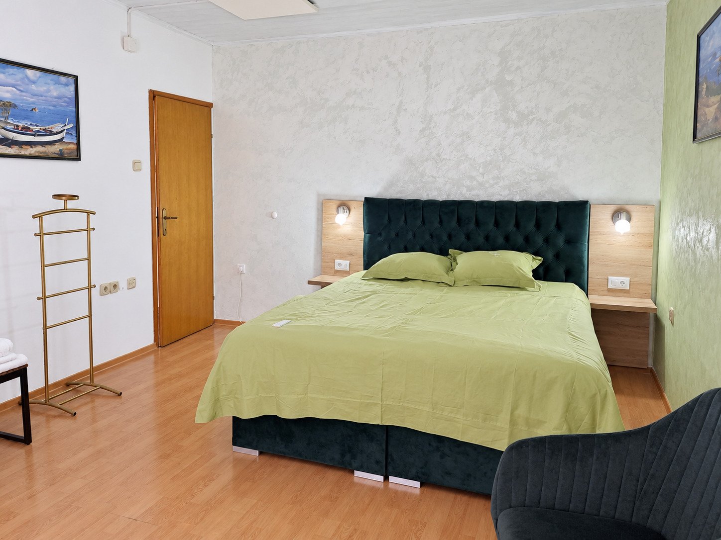 Renovated house with two apartments 450 m from the sea, Dramalj, Croatia