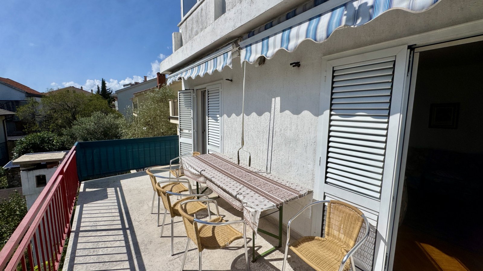 Spacious house with three apartments 350 m from the sea, Krk, Croatia
