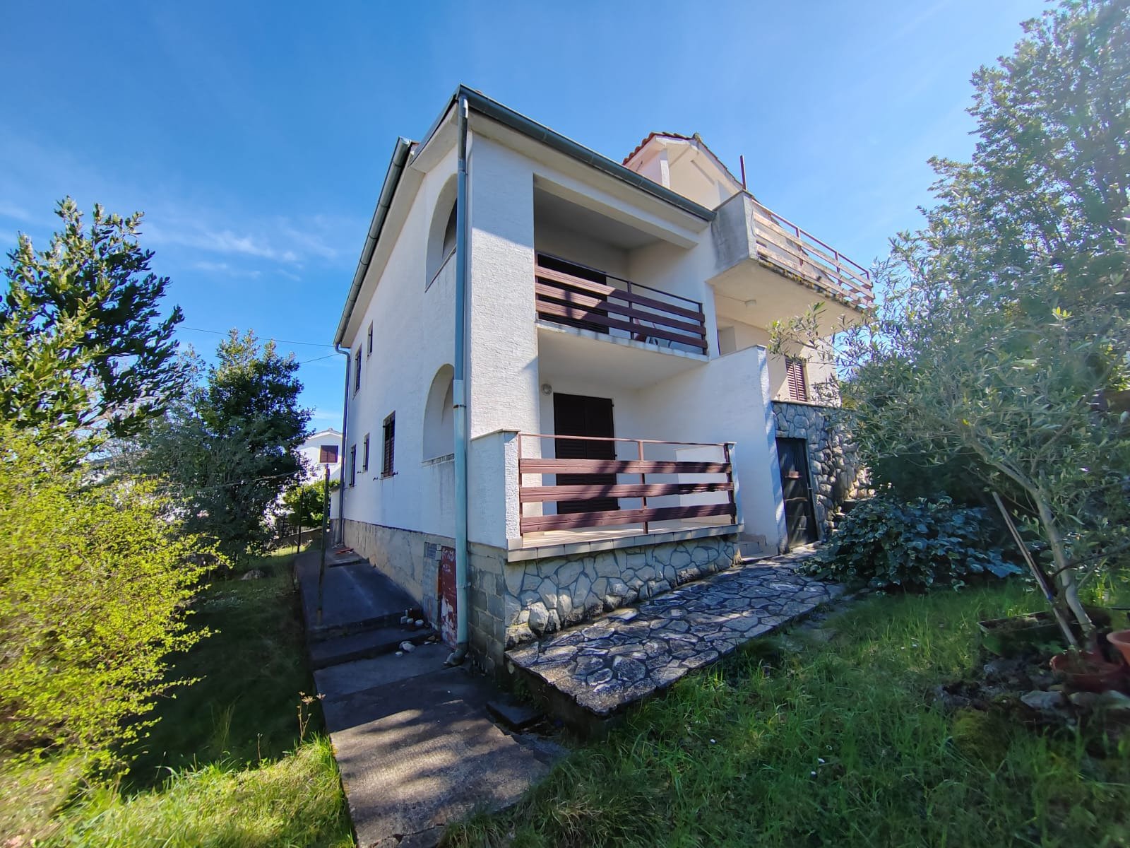 Furnished house with garden and sea view, Njivice, Croatia