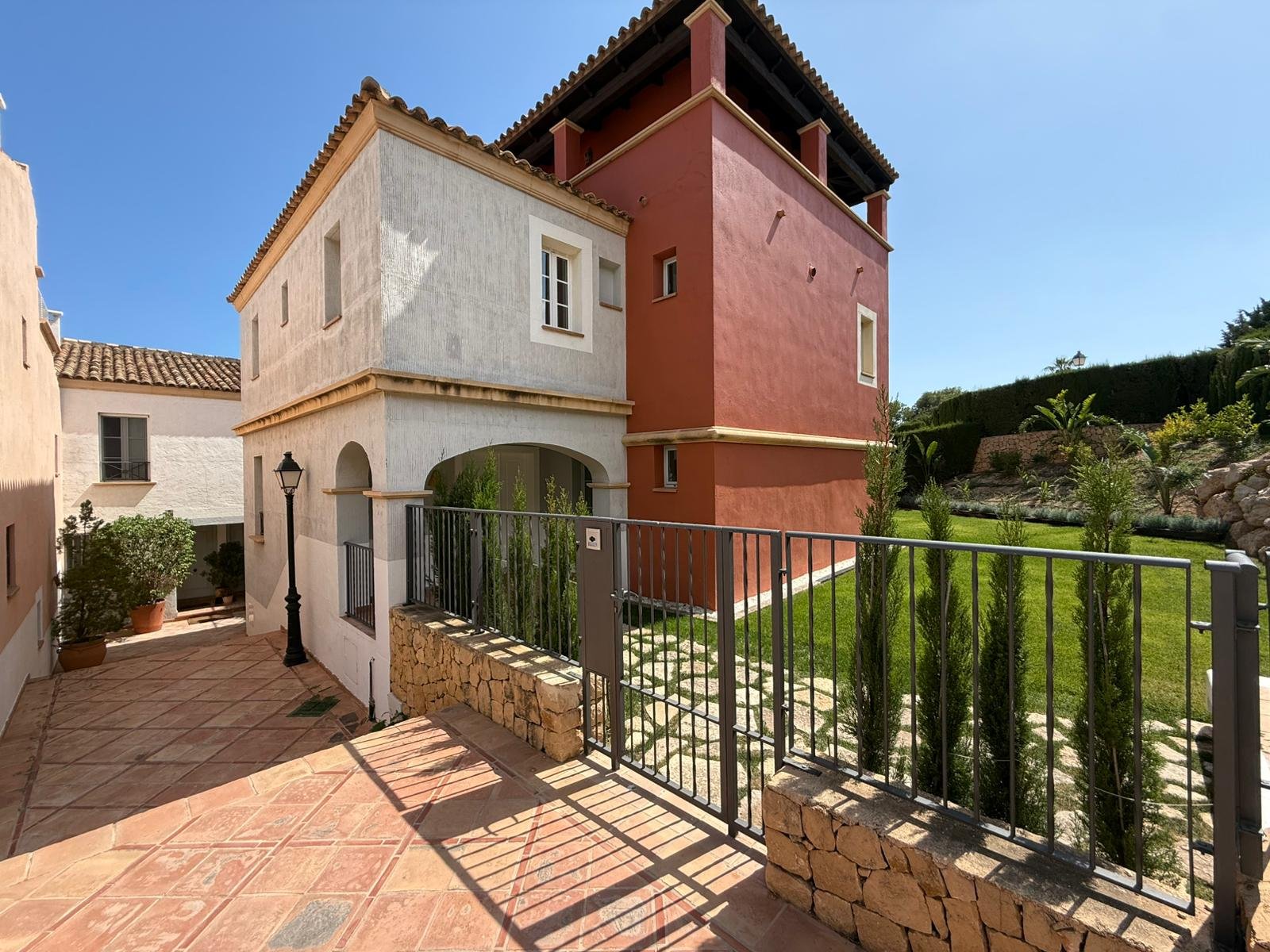 Golf Badia, Alicante: Spacious townhouse by the sea, Golf Badia, Orihuela Costa 